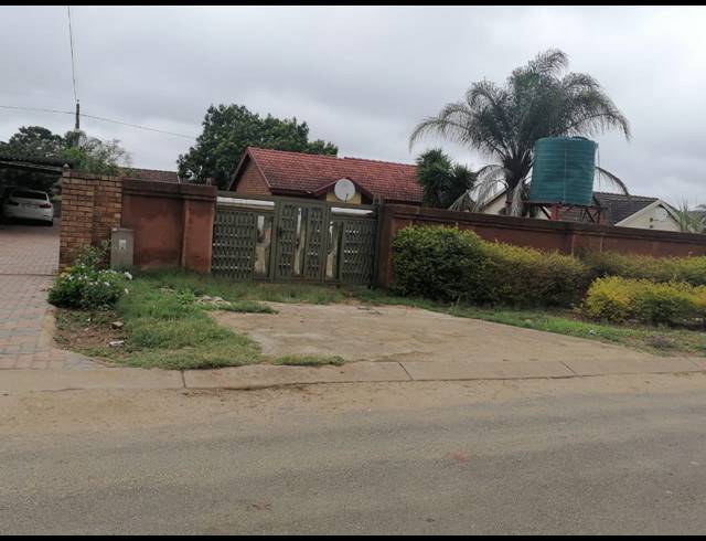 3 BEDROOM HOUSE FOR SALE IN LOUIS TRICHARDT PARK